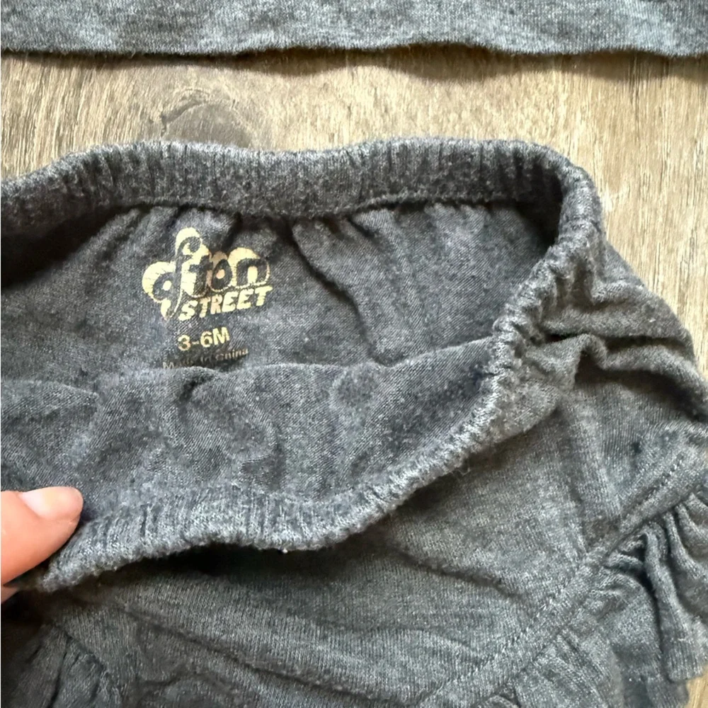 Gray Ruffle Diaper Cover Set - Picture 2 of 4